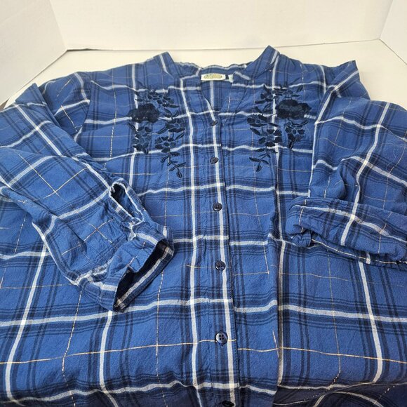 Collection ETC Woman Blue Plaid Shirt Size XL Floral Embroidered Button Up - Picture 10 of 10